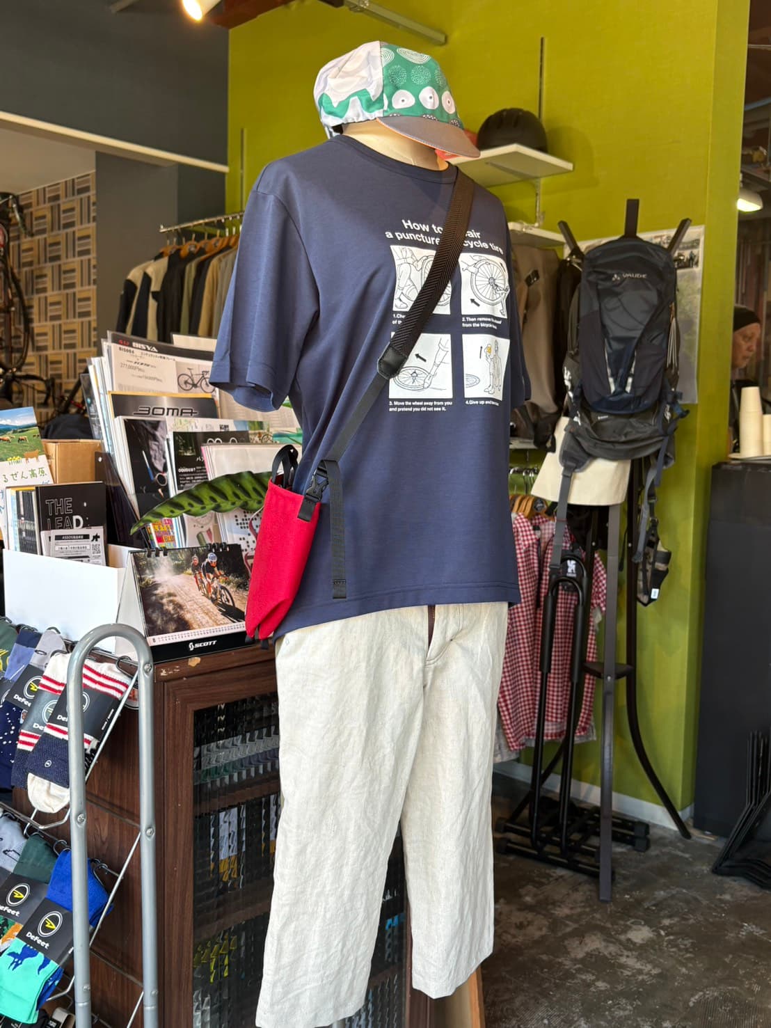 STEM DESIGNのTシャツを合わせた全身の着こなし