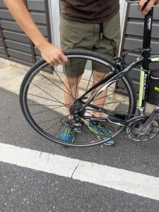 ホイールにガタが来ていないかの確認