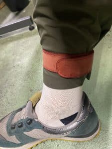 裾止めバンド