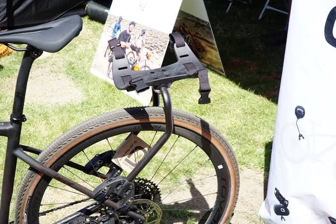 どんなバイクにもつけられるaeroe