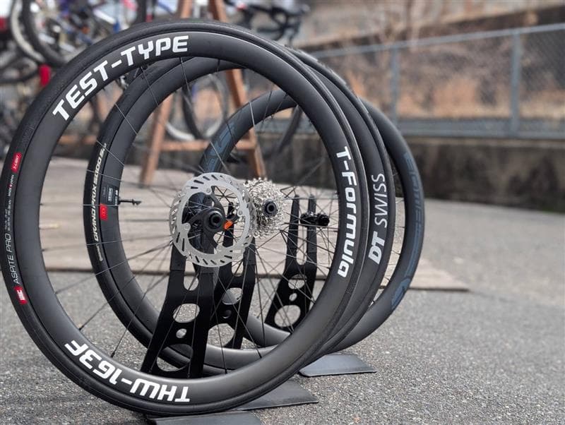cycleZ店頭に並ぶ試乗用ホイール